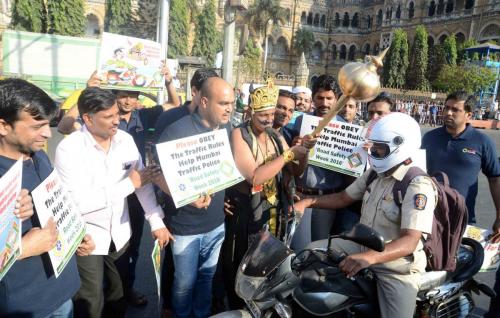 Road Sefty Week 2016 by Sahas Foundation at CST (1)