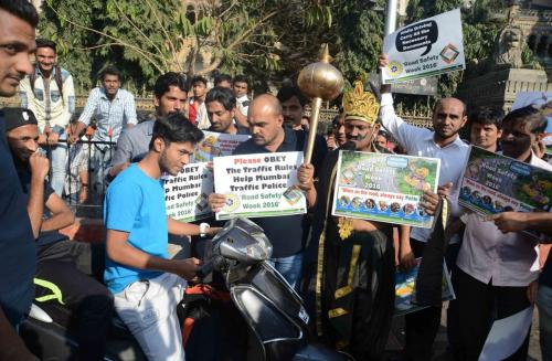 Road Sefty Week 2016 by Sahas Foundation at CST (12)