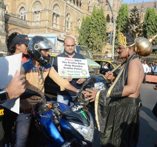 Road Sefty Week 2016 by Sahas Foundation at CST (43)