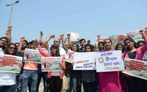 Sahas Foundation Woman Protest at Eastern Free Way Demanding Toiltest (29)