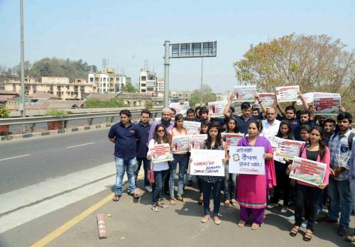 Sahas Foundation Woman Protest at Eastern Free Way Demanding Toiltest (41)