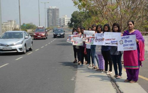 Sahas Foundation Woman Protest at Eastern Free Way Demanding Toiltest (9)